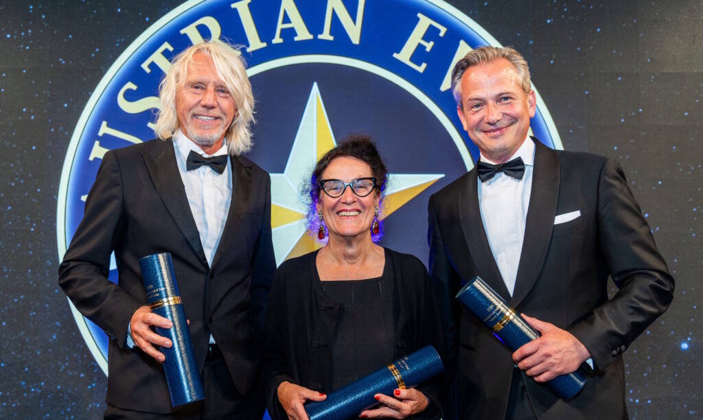 v.l.n.r.: Die Laureaten der „Austrian Event Hall of Fame 2025“ Ewald Tatar, Elisabeth Schweeger und Martin Brezovich © emba/Christian Husar